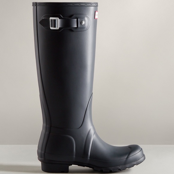 Hunter boots tall navy, worn handful of times - Picture 3 of 7